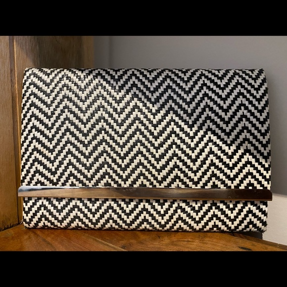 Forever 21 clutch with side chain strap - Picture 4 of 6